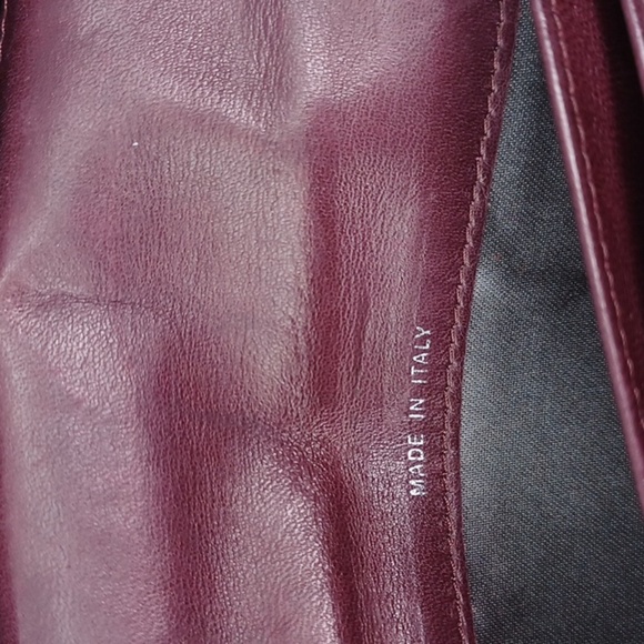 Chanel Camellia Embossed Lambskin Wallet - Picture 10 of 17